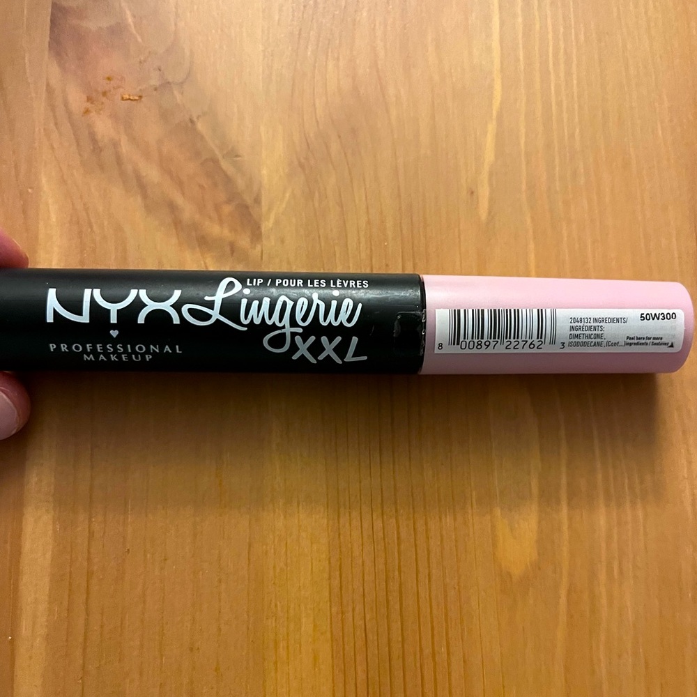 NYX Lingerie XXL Naughty Noir (Black) Lip Color
